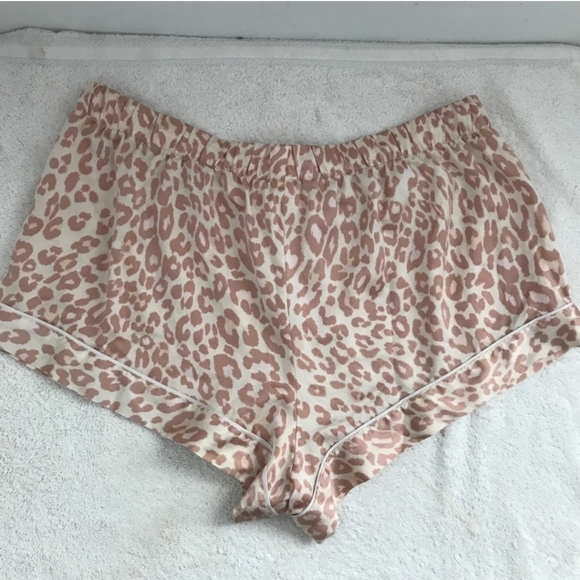 Victorias Secret M Shorts Satin Animal Print PJ - Picture 2 of 7